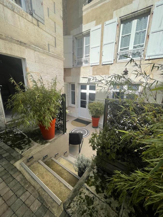 Auberge Du Boisne Villebois-Lavalette Екстериор снимка